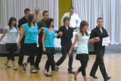 tanzende schulen